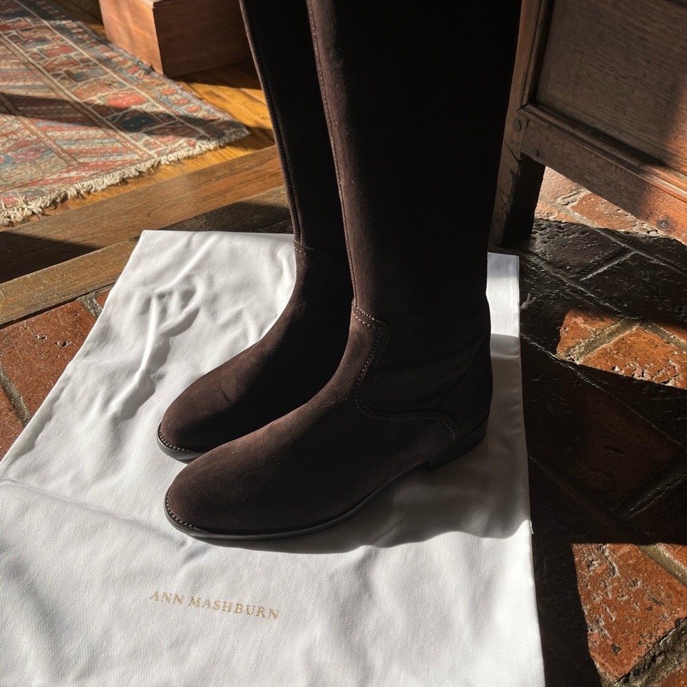 NWT Ann Mashburn Pull On Chocolate Suede Boots: Sz 35.5
